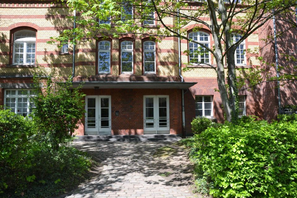 Haupteingang Kaiser Karl Ring